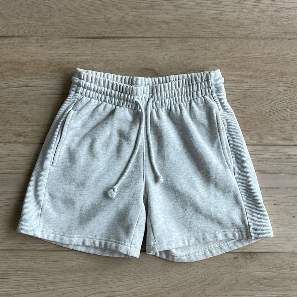 Aritzia TNA Cozy Fleece Boyfriend Sweat Shorts
